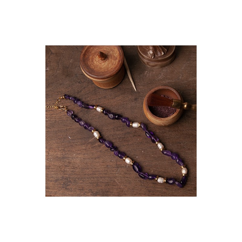 Collar sencillo de amatistas y perlas